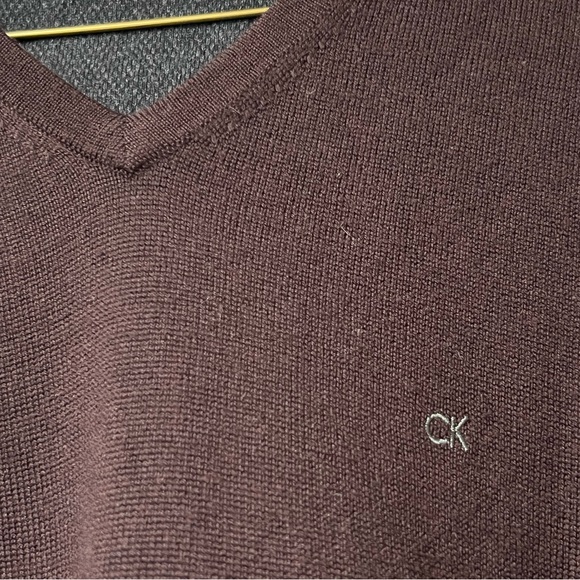 NWT Men’s Size M Maroon Calvin Klein Merino Wool Sweater - Picture 7 of 8